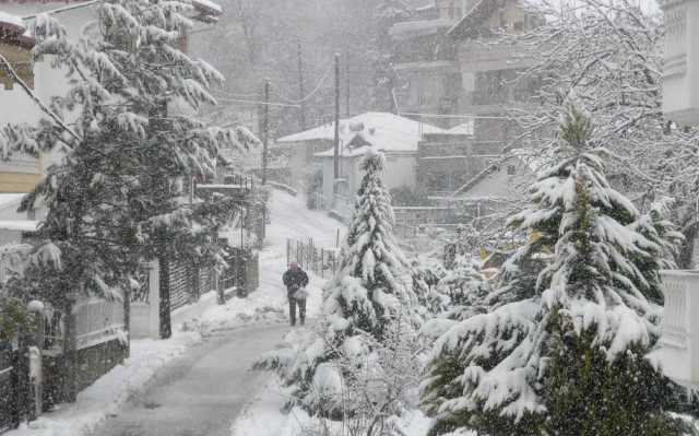 Καιρός: Επέλαση του χιονιά – Στην «κατάψυξη» η χώρα