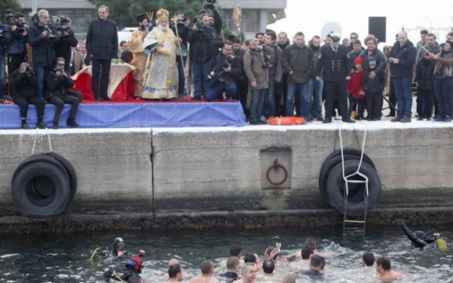 Σαμαράς: Να μην ξανακυλήσει η πατρίδα, τώρα που έχει σηκωθεί