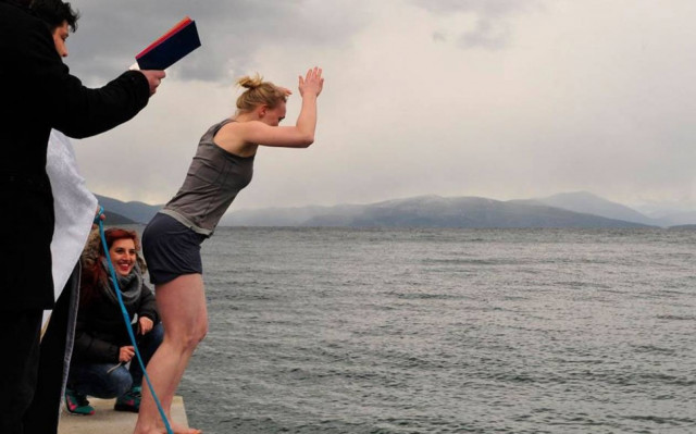 Πήλιο: Τον σταυρό έπιασε 21χρονη από την Αλάσκα