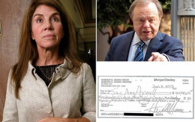 Έσκισε επιταγή 818 εκατ. ευρώ που της έδωσε ο πρώην της για το διαζύγιο