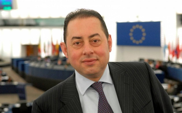 Η συνεργασία των προοδευτικών στο επίκεντρο Τσίπρα – Πιτέλα