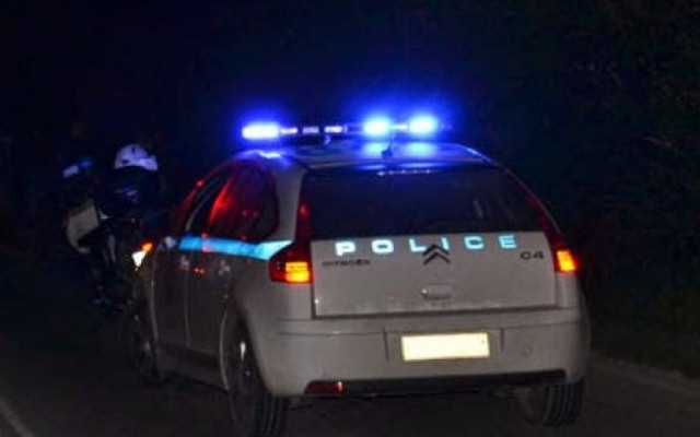 Προσαγωγές μετά από επίθεση στα γραφεία της Χρυσής Αυγής στο σταθμό Λαρίσης