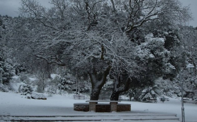 Τήνος: Στο σκοτάδι λόγω βλάβης από την κακοκαιρία