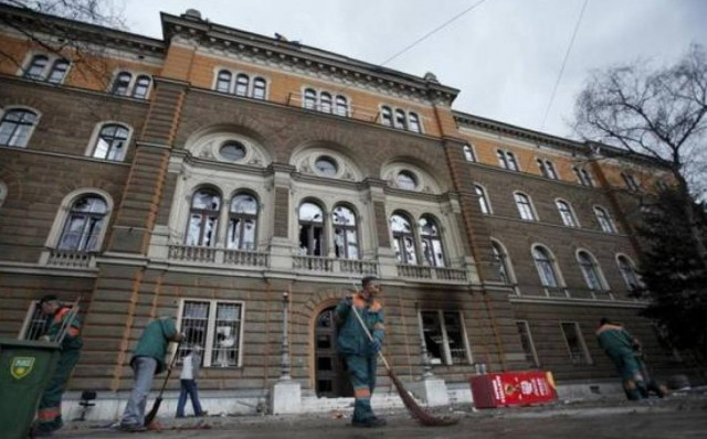 Charlie Hebdo: Συμπαράσταση στα θύματα αλλά και «εγκώμια» για τους δράστες