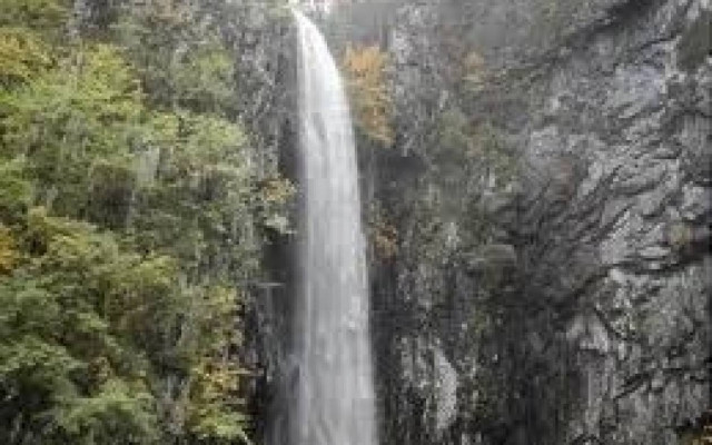 Ξάνθη: Πάγωσε ο καταρράκτης στον Λειβαδίτη (Pic)