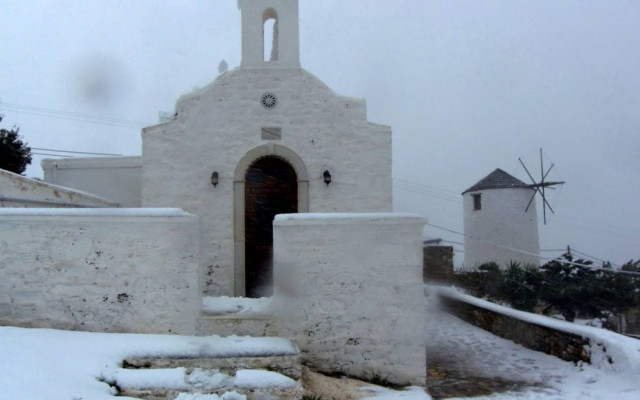 Καιρός: Χωρίς ρεύμα η Τήνος – Μεταβαίνει συνεργείο τεχνικών