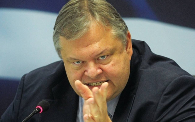 Βαγγέλη μη μασάς. Eχεις καλύτερους «κομπάρσους» από την Γκερέκου…