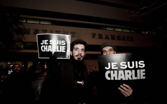 Συγκέντρωση στη μνήμη των θυμάτων του Charlie Hebdo στο Λευκό Πύργο