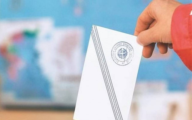 Δημοσκόπηση: Μπροστά ο ΣΥΡΙΖΑ με 2,4%