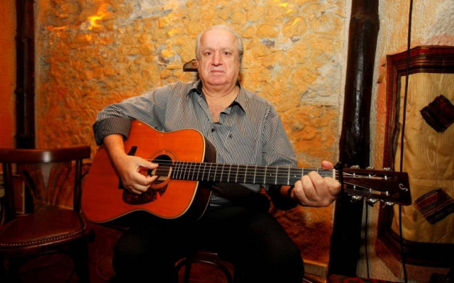 «Έφυγε» από τη ζωή ο ρεμπέτης Μπάμπης Γκολές