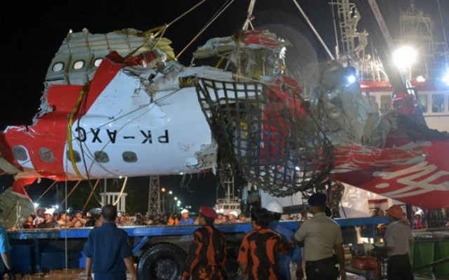 Ινδονησία: Στα χέρια των αρχών το ένα μαύρο κουτί του αεροσκάφους της AirAsia