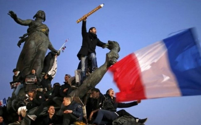 Charlie Hebdo: Η Γαλλία στους δρόμους κατά της τρομοκρατίας (photos+videos)