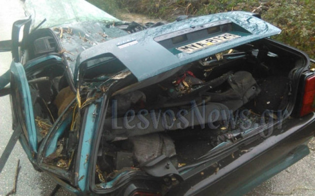 Λέσβος: Δένδρο καταπλάκωσε ΙΧ με δυο επιβάτες