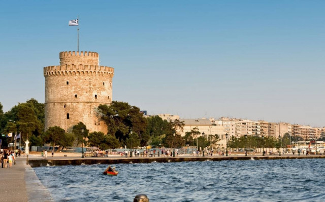 Καιρός: Προβλήματα στη Θεσσαλονίκη λόγω των ισχυρών ανέμων