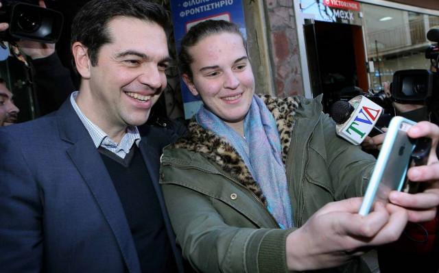 Η selfie του Τσίπρα στη Δράμα