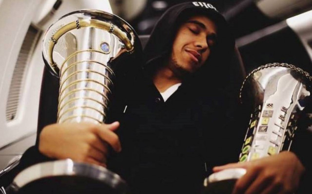 F1: Το νέο συμβόλαιο του Lewis Hamilton όλες οι λεπτομέρειες