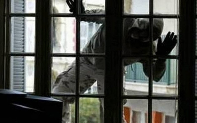 Στα χέρια της Αστυνομίας αναρριχητής διαρρήκτης με πλούσια δράση