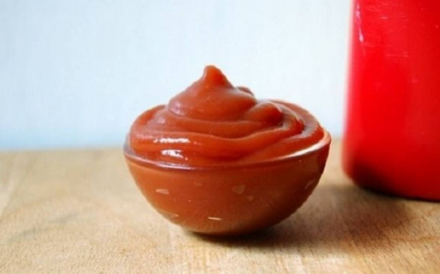 Λεκές από κέτσαπ! Δεν πάει ο νους σας πώς βγαίνει!