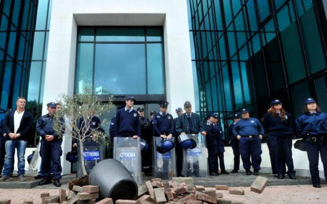 Υπόθεση αξιογράφων: Αναστολή ποινικής διαδικασίας μέχρι νεωτέρας (vid)
