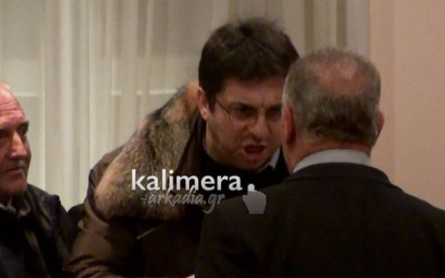 Τρίπολη: Παραλίγο να πιαστούν στα χέρια στο Δημοτικό Συμβούλιο (vid)