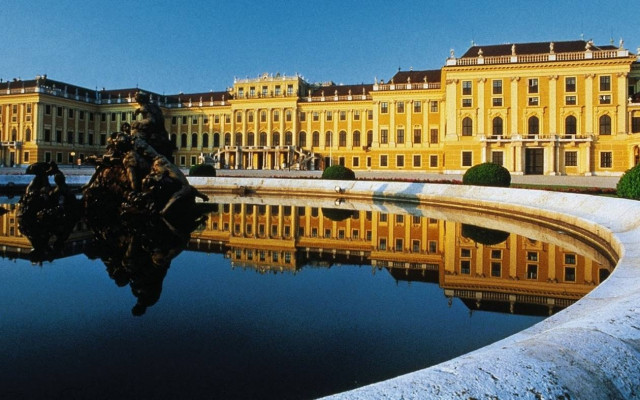 Οι ελληνικές εξελίξεις απασχολούν τον αυστριακό Τύπο