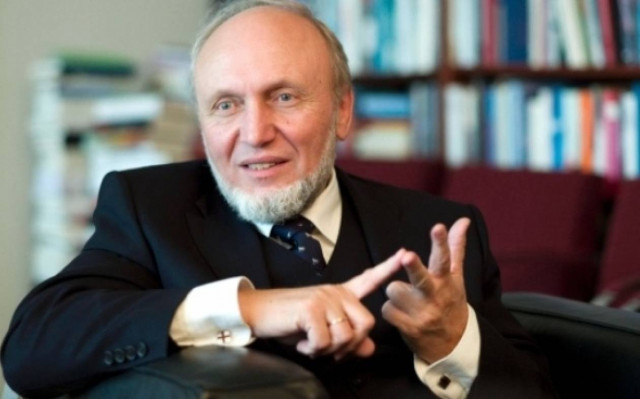 Αμετανόητα προκλητικός ο Ζιν: Βαρέλι χωρίς πάτο η Ελλάδα