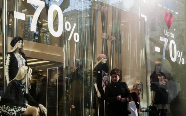 Την Κυριακή ψωνίζουμε με εκπτώσεις από τις 11.00 ως τις 18.00