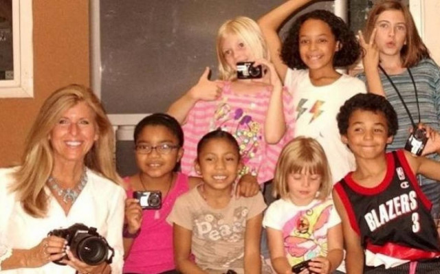 Η φωτογράφος που άλλαξε τη ζωή χιλιάδων παιδιών (εικόνες)