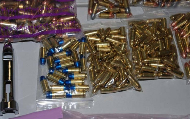 Λάρισα: Είχε μετατρέψει το σπίτι του σε… εργοστάσιο παραγωγής πυρομαχικών (pic)