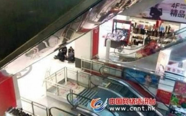 Κίνα: Σφαγή σε εμπορικό κέντρο - Αποκεφάλισε ένα άτομο
