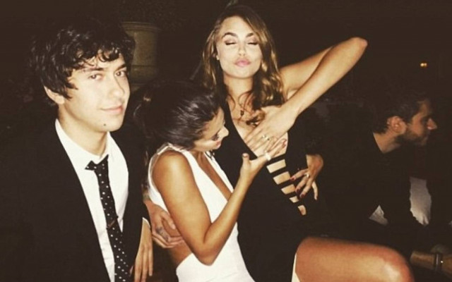 Η Selena Gomez «σώζει» την Cara Delevingne