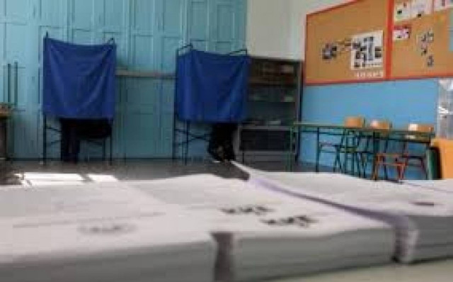 Δημοσκόπηση: Ολοταχώς προς την αυτοδυναμία ο ΣΥΡΙΖΑ – Προηγείται με 9,9%