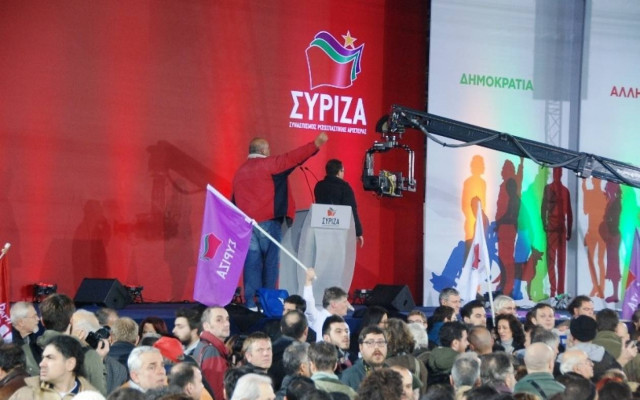 Εκλογές 2015: Πλήθος κόσμου στην Ομόνοια για την ομιλία Τσίπρα (Pics&Vids)