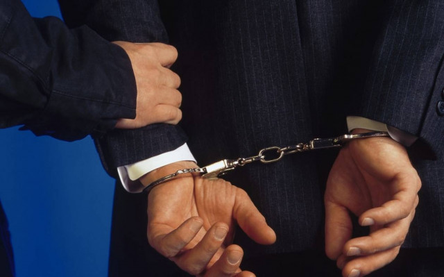 Έκλεψε την κάρτα αναλήψεων του κουμπάρου του και «άδειασε» το λογαριασμό