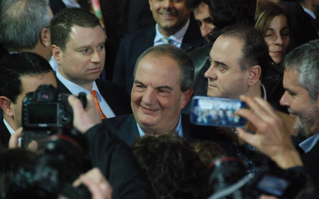 Εκλογές: Θερμή υποδοχή στον Κώστα Καραμανλή