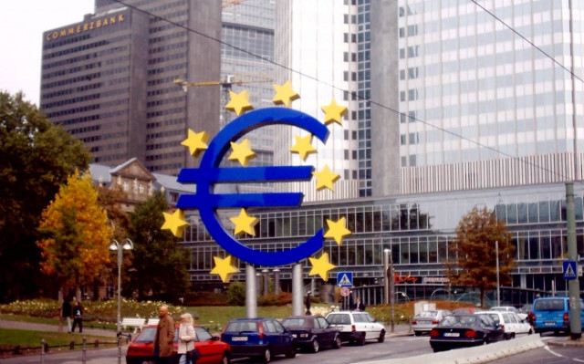 Χαμηλότερες προβλέψεις της ΕΚΤ για ΑΕΠ και πληθωρισμό