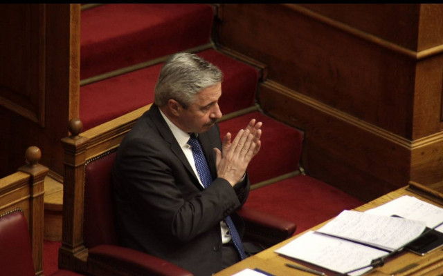 Λεφτά υπάρχουν: Για καρέκλες 1.500 ευρώ για τον υπουργό Μανιάτη (pic)