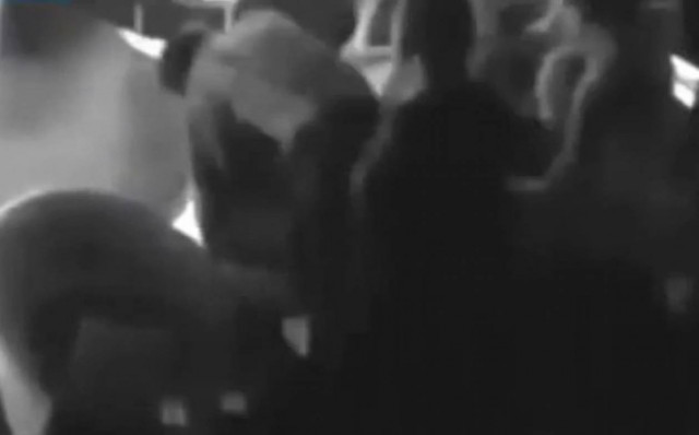 Ρωσία: «Άγριος» καβγάς με πυροβολισμούς σε στριπτιτζάδικο (video)