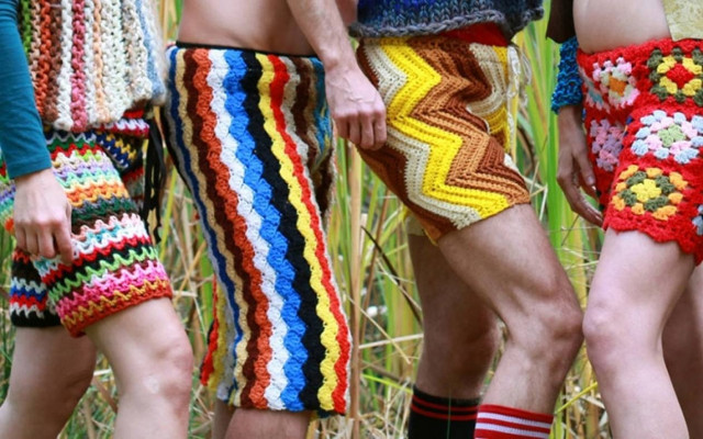 Τα πλεχτά  της γιαγιάς στην ανδρική μόδα (photos)