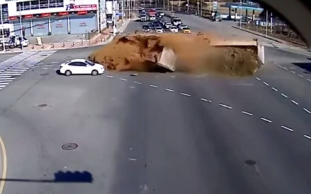 Ν. Κορέα: Πλαγιομετωπική σύγκρουση... βαρέων βαρών!