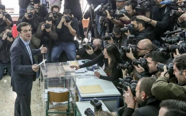 Spiegel: «Ο Αλέξης Τσίπρας αξίζει μια ευκαιρία»