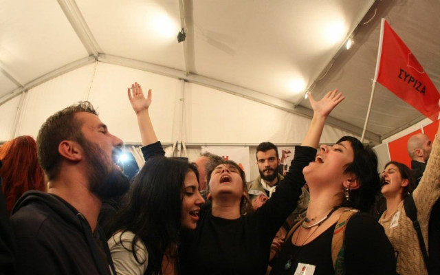 The Guardian: Ιστορικό «όχι» των Ελλήνων απέναντι στις πολιτικές λιτότητας