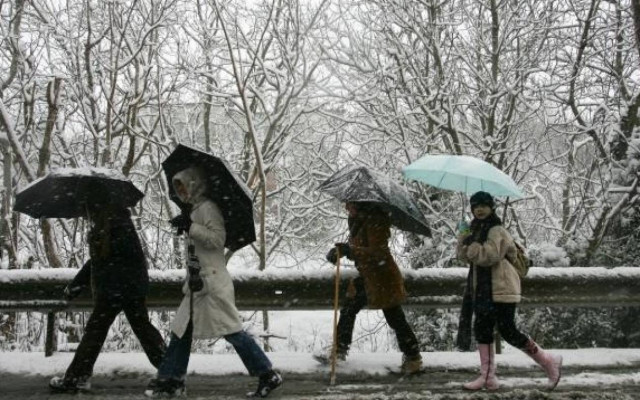 Καιρός: Χιόνια, βροχές και πτώση της θερμοκρασίας την Τρίτη (27/1)
