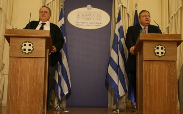 Άρχισαν τα… όργανα στο ΥΠΕΞ: Κόντρα Κοτζιά – Βενιζέλου στην τελετή παραλαβής