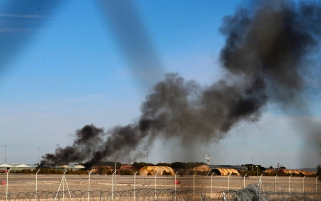 Στην μοιραία στρατιωτική βάση ο Γάλλος υπουργός Άμυνας