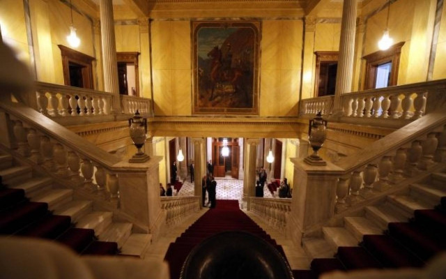 Το προεδρικό διάταγμα για το σχηματισμό των υπερ-υπουργείων