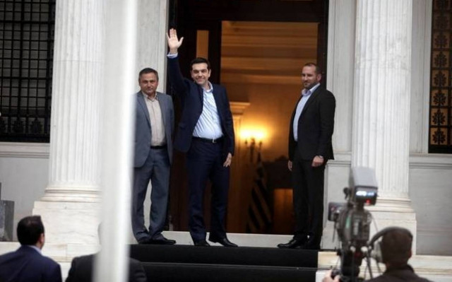 New York Times: Σε τροχιά αντιπαράθεσης με την ΕΕ η νέα κυβέρνηση