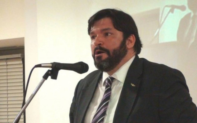 Απίστευτο: Ο Φαήλος στηρίζει... Τσίπρα!