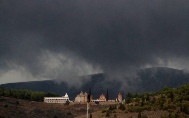 «Αγριεύει» ο καιρός με καταιγίδες και θυελλώδεις νοτιάδες