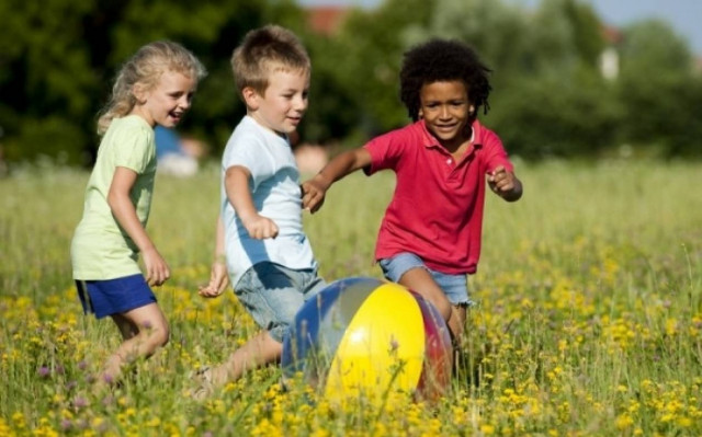 Τα ευτυχισμένα παιδικά χρόνια θωρακίζουν την καρδιά